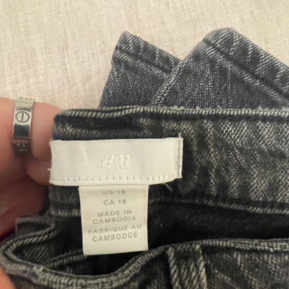 HM black washed straight leg jeans - Picture 2 of 2